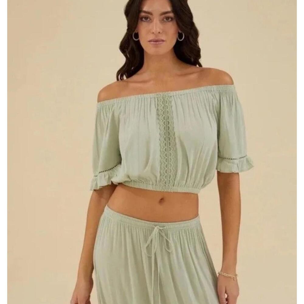 Rachel Parcell Light Green Off-Shoulder Crop Top